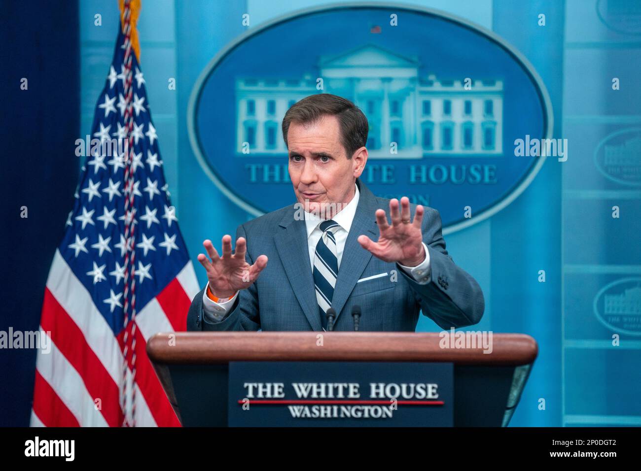 John Kirby, coordonnateur des communications stratégiques au Conseil national de sécurité, répond à une question des médias au cours de la réunion d'information quotidienne à la Maison Blanche à Washington, DC, USA, le 02 mars 2023. Kirby a répondu aux questions sur la réunion du Secrétaire Blinken avec le Ministre russe des affaires étrangères Sergey Lavrov.Credit: Shawn Thew/Pool via CNP /MediaPunch Banque D'Images