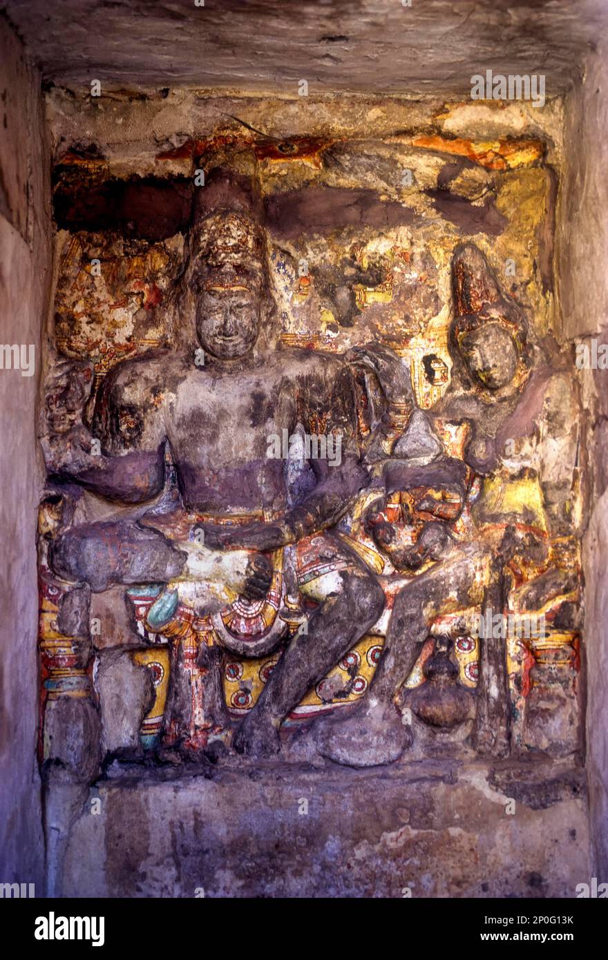 7th Siva et Parvathi sculpture dans le temple Kailasanathar à Kancheepuram Kanchipuram, Tamil Nadu, Inde du Sud, Inde, Asie Banque D'Images