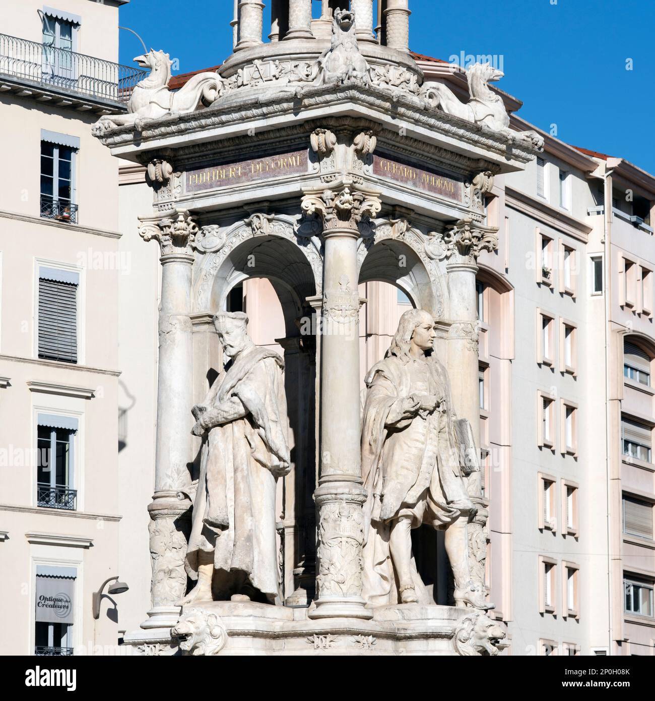 Vue verticale de la célèbre fontaine Jacobins de Lyon, France Banque D'Images
