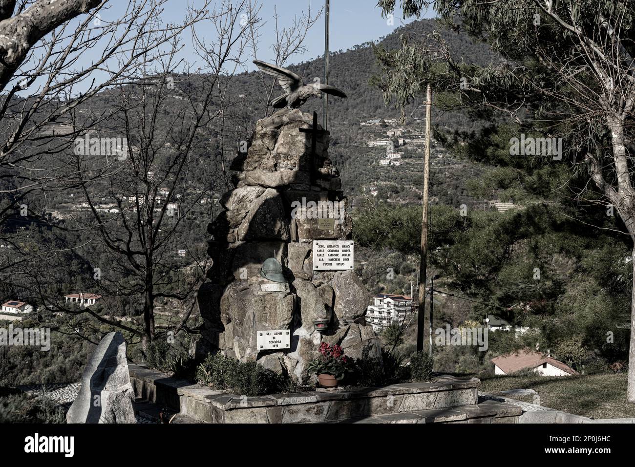 Le mémorial de guerre de Seborga lors d'un jour de printemps en janvier, j'ai photographié ce splendide monument Banque D'Images