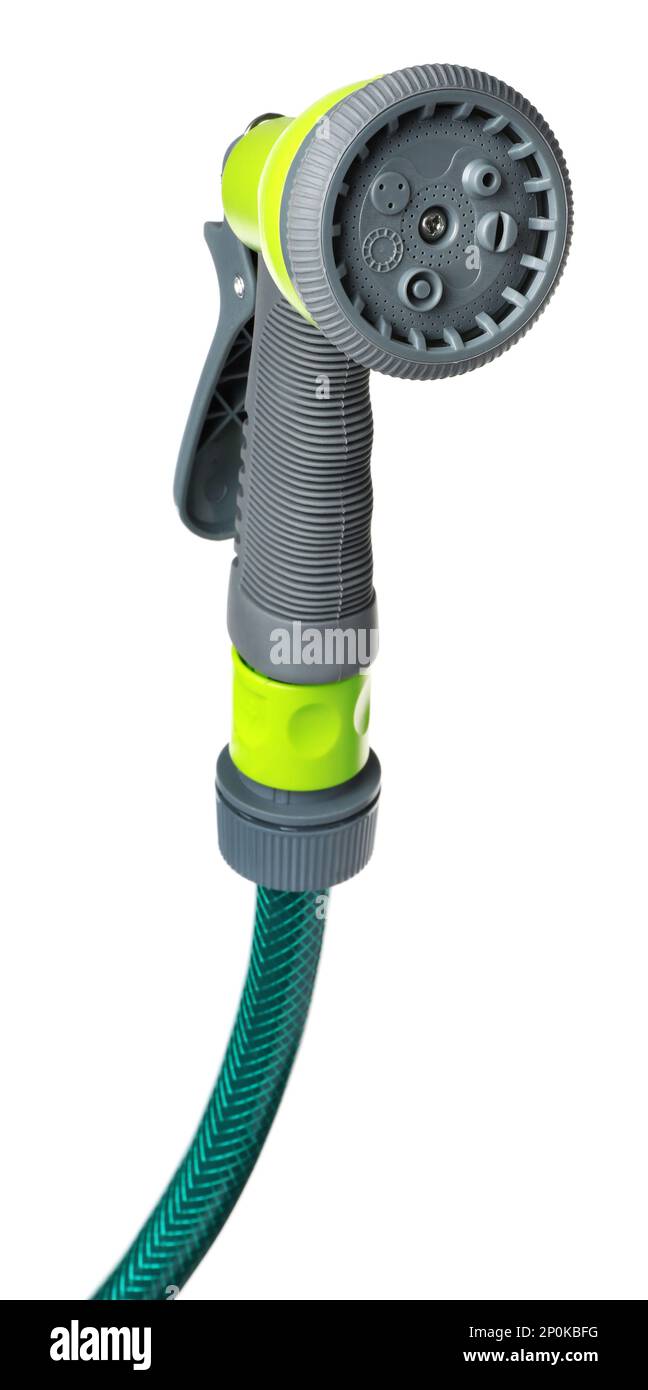 Tuyau d'arrosage avec arroseur isolé sur blanc Banque D'Images