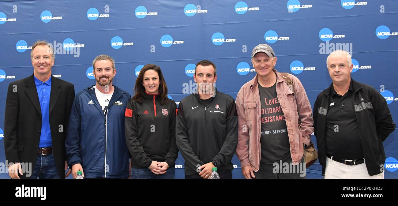 Coaches pose during a press conference in Terre Haute, Ind. prior to the 2016 NCAA cross country championships. From left: Ed Eyestone (Brigham Young), Eric Heins (Northern Arizona), Laurie Henes (North Carolina), Chris Miltenberg (Stanford), Mark Wetmore (Colorado) and Ray Treacy (Providence). (IOS via AP Images) Banque D'Images