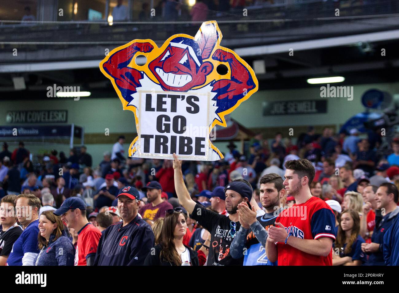 15 October 2016: A Cleveland Indians fan holds up a sign as the celebration ensues following the American League Championship Series Game 2 between the Toronto Blue Jays and Cleveland Indians at Progressive Field in Cleveland, OH. Cleveland defeated Toronto 2-1. (Photo by Frank Jansky/Icon Sportswire) (Icon Sportswire via AP Images) Banque D'Images