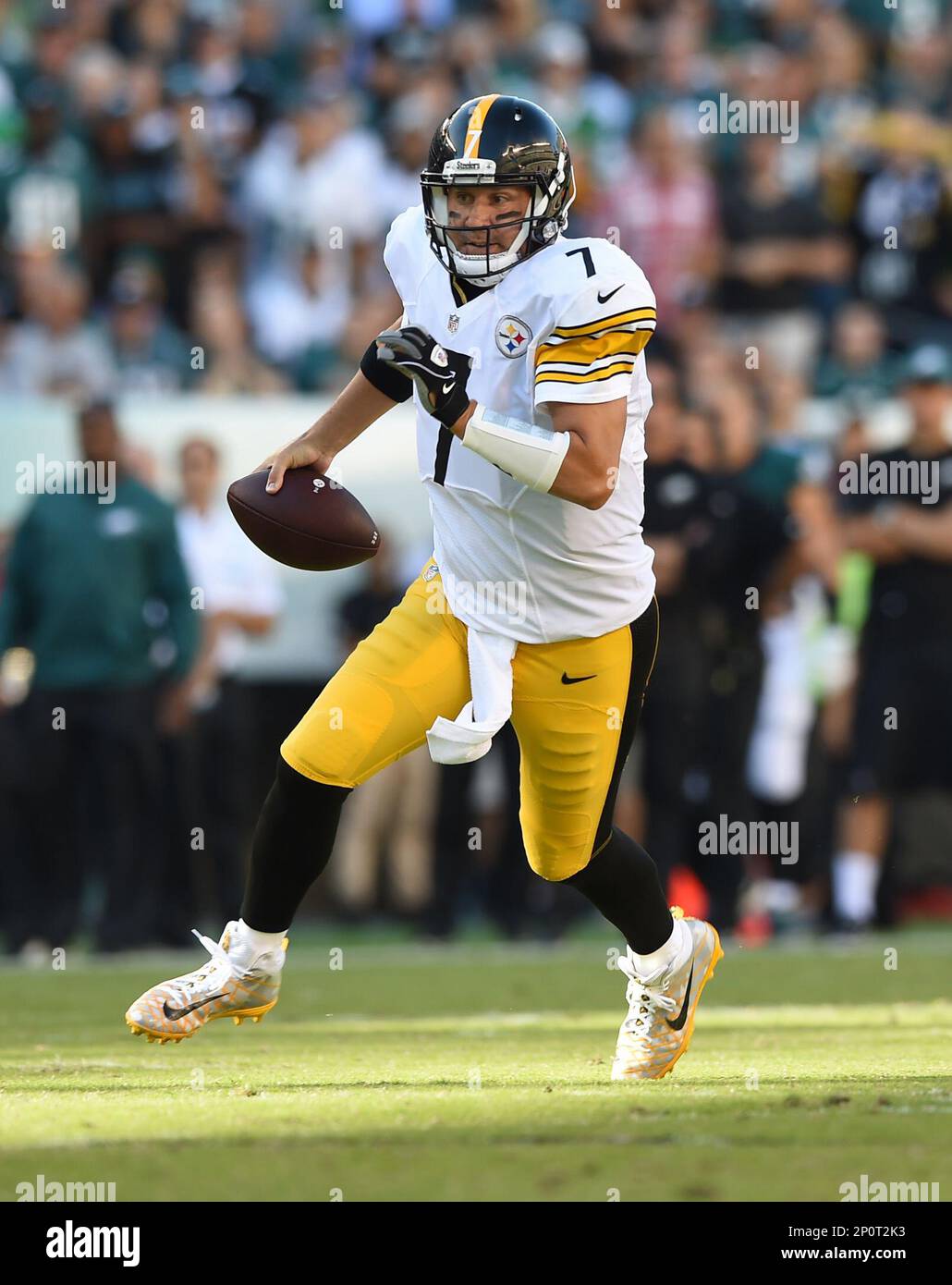 during an NFL football game in Pittsburgh, Monday, Sept. 18, 2023. (AP  Photo/Gene J. Puskar Stock Photo - Alamy