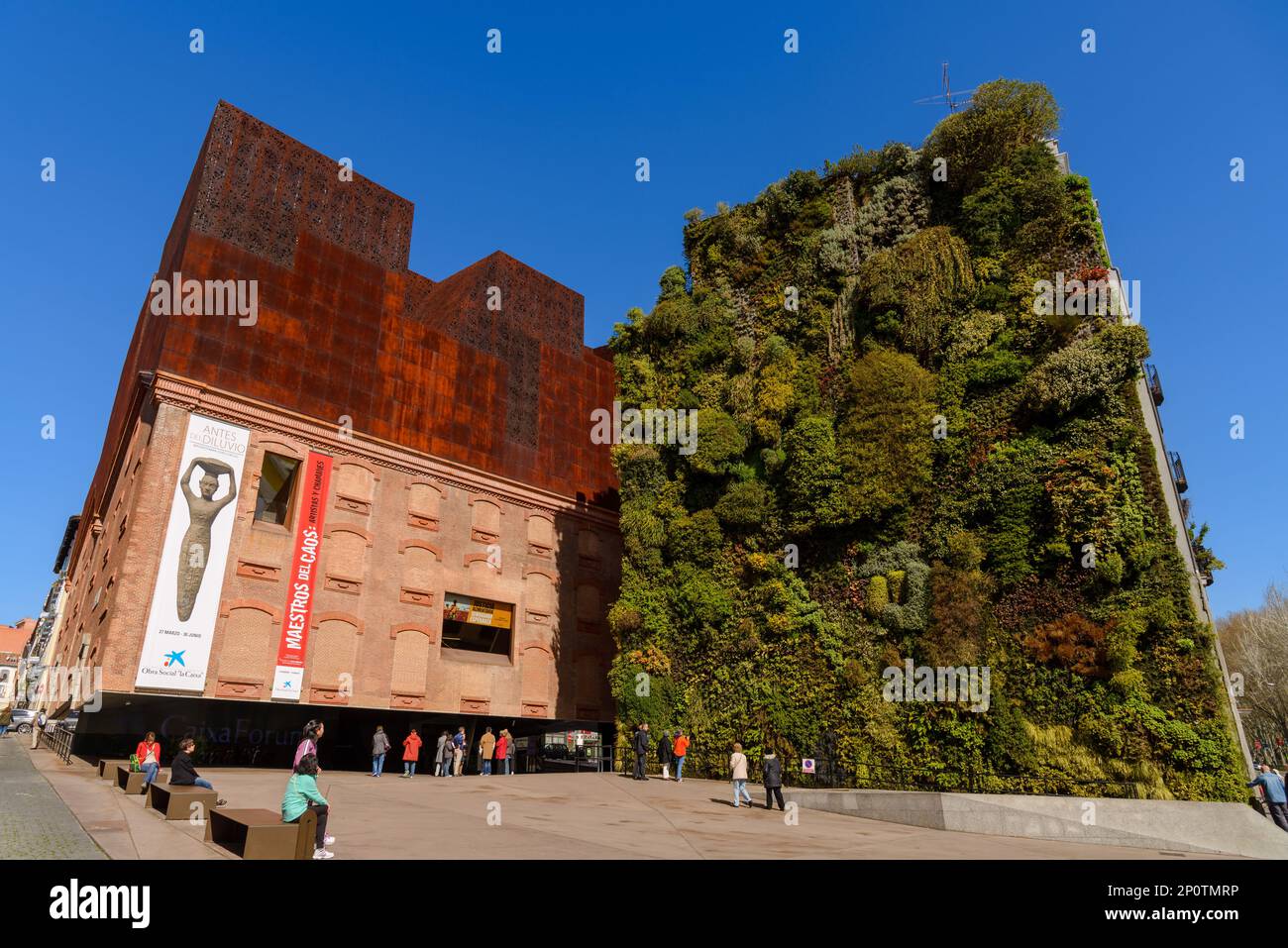 CaixaForum et jardin vertical, Madrid, Espagne Banque D'Images