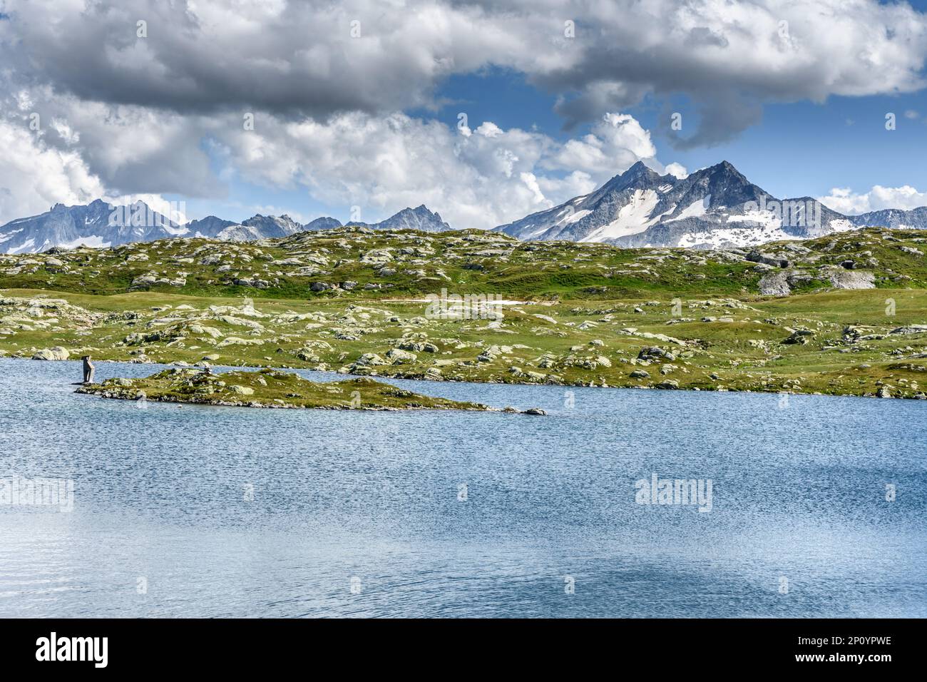 Lac Totensee sur le col de Grimsel, Valais, Suisse Banque D'Images