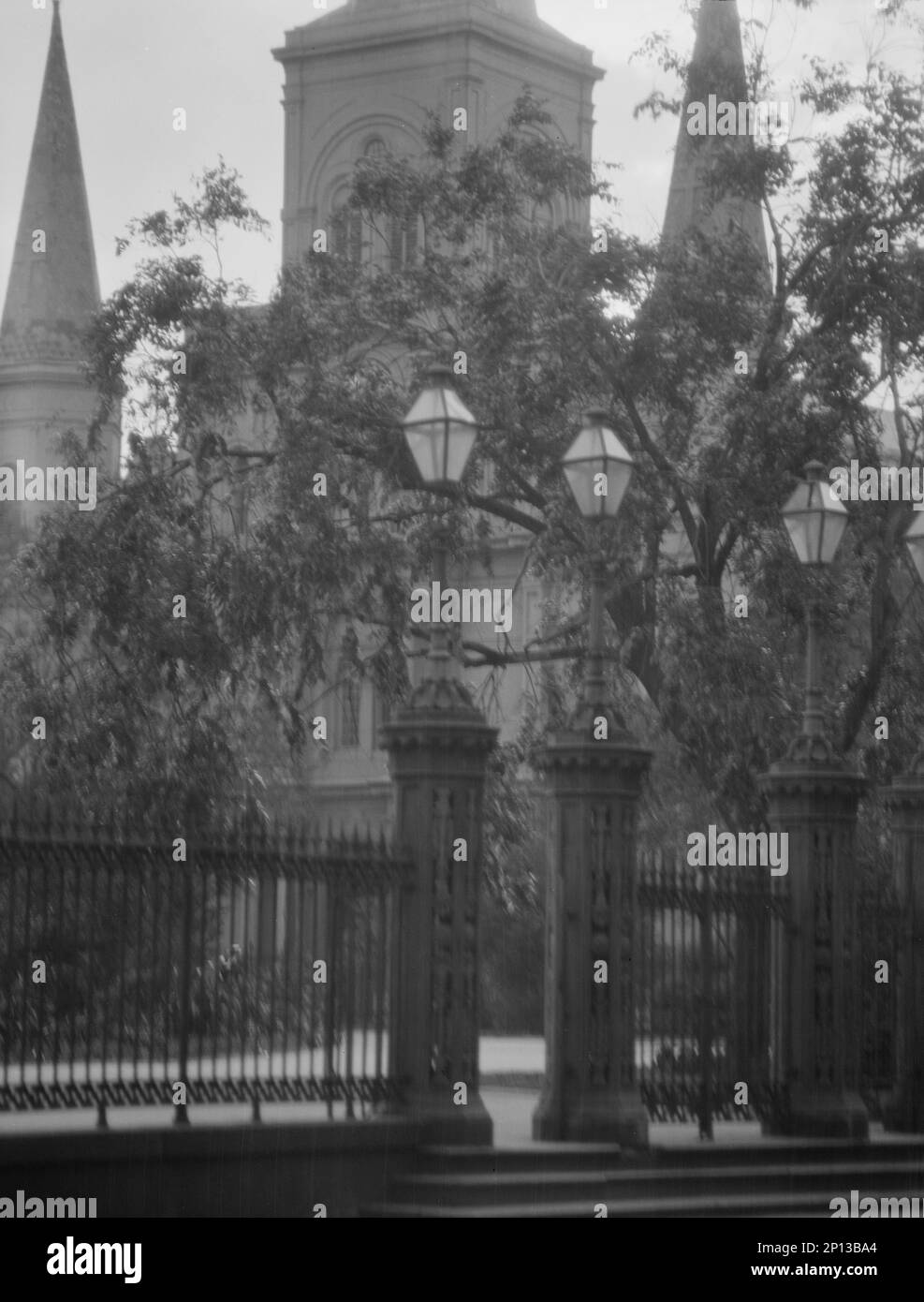 St. Cathédrale Louis de Jackson Square, la Nouvelle-Orléans, entre 1920 et 1926. Banque D'Images