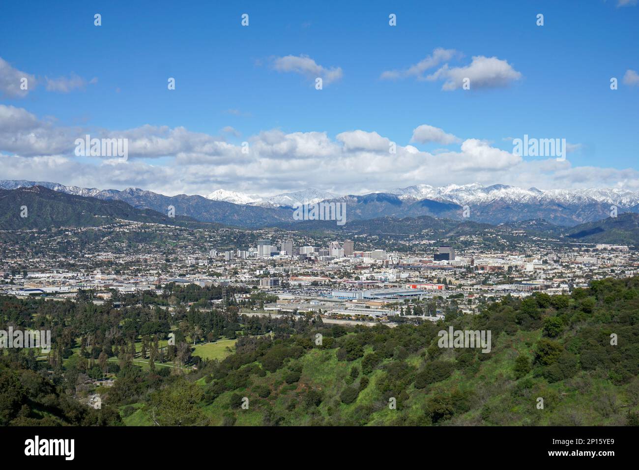 Vue d'ensemble de Glendale, CA depuis le sommet du parc Griffith. Banque D'Images