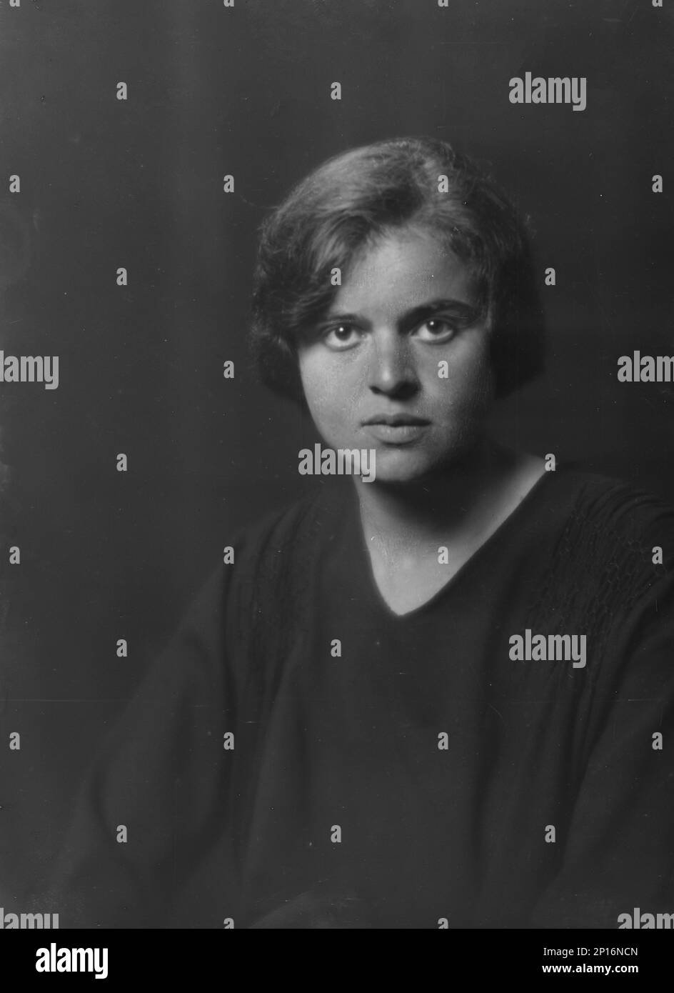 Mlle Pollitzer, photographie de portrait, 1918 septembre 24. Peut-être un portrait du photographe américain et suffragiste Anita Lily Pollitzer, qui vivait avec le peintre Georgia O'Keeffe. Ils ont écrit des lettres d'amour les uns les autres et peuvent avoir eu une relation romantique. Banque D'Images