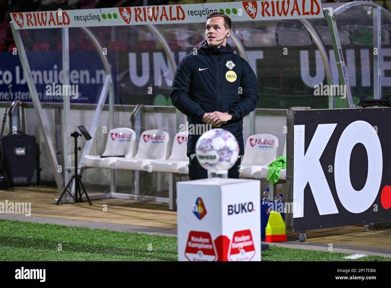 Pays-Bas. 03rd mars 2023. VELSEN, PAYS-BAS - MARS 3: 4th officiel Tim visser pendant le match Keuken Kampioen Divisiie entre Telstar et FC Eindhoven à BUKO Stadion sur 3 mars 2023 à Velsen, pays-Bas (photo de Kees Kuijt/Orange Pictures) crédit: Orange pics BV/Alay Live News Banque D'Images