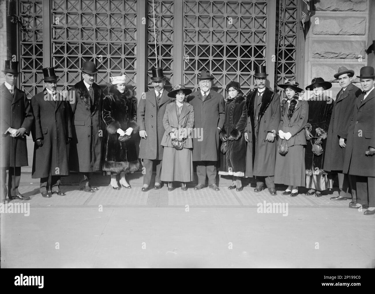 Congrès scientifique panaméricain - Costa Rica Deln.; Guillermo E. Gonzales et Joaquin F. Montufar, Attache et sec. De jambe. Sur spéc. Mission ; min. Manuel Castro Quesada, Déc. Officielle; Mlle Maria de la Guardia; Julio Acosta, mi, 1915. Banque D'Images