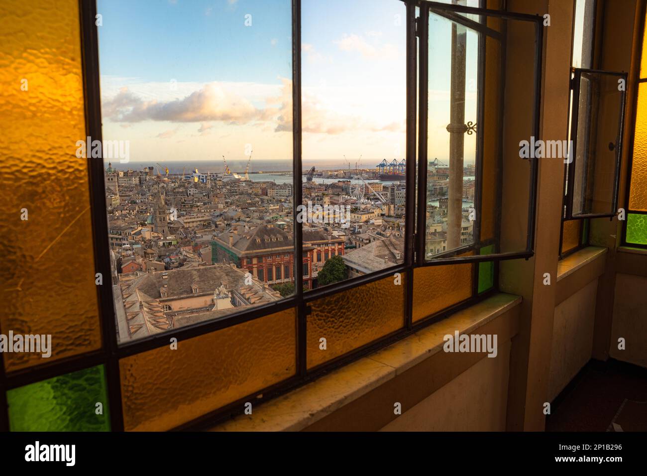 Gênes, le 27 octobre 2021 vue panoramique sur le port de Gênes Banque D'Images