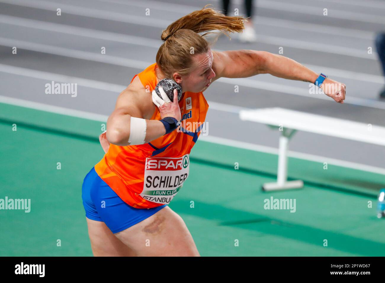 ISTANBUL, TURQUIE - MARS 3: Jessica Schilder des pays-Bas en compétition dans le coup des femmes au cours du jour 1 des Championnats européens d'athlétisme en salle à l'Atakoy Athletics Arena sur 3 mars 2023 à Istanbul, Turquie (photo par l'Agence Nikola Krstic/BSR) Banque D'Images