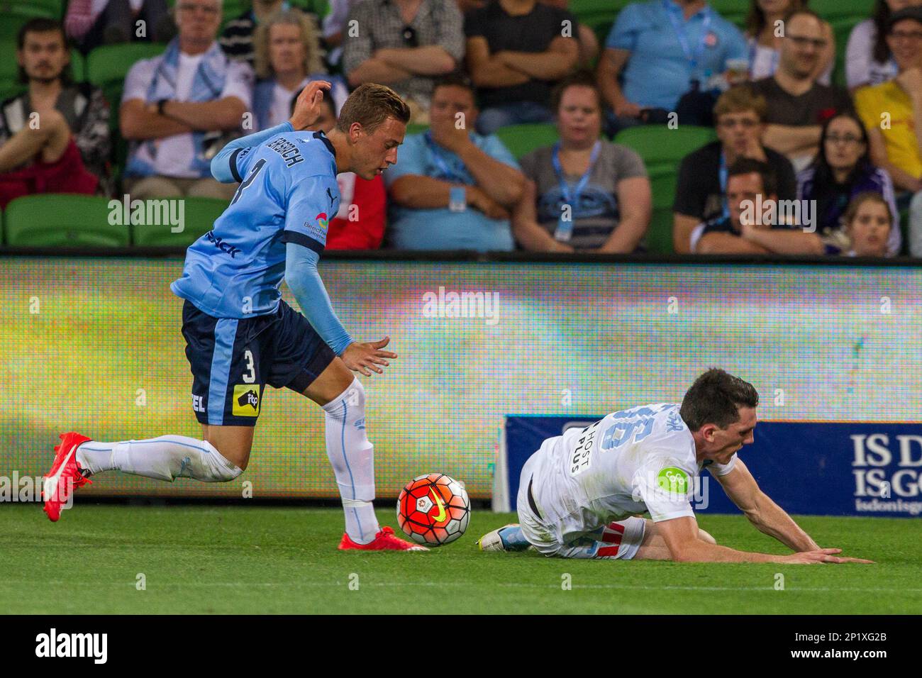 2 Jan 2016: Matthew Millar of Melbourne City falls after the contest with Alexander Gersbach of Sydney FC during the 13th round of the 2015-16 Hyundai A-League Season between Melbourne City and Sydney FC held at AAMI Park, VIC, Australia. (Photo by Jason Heidrich/Icon Sportswire) (Icon Sportswire via AP Images) Banque D'Images