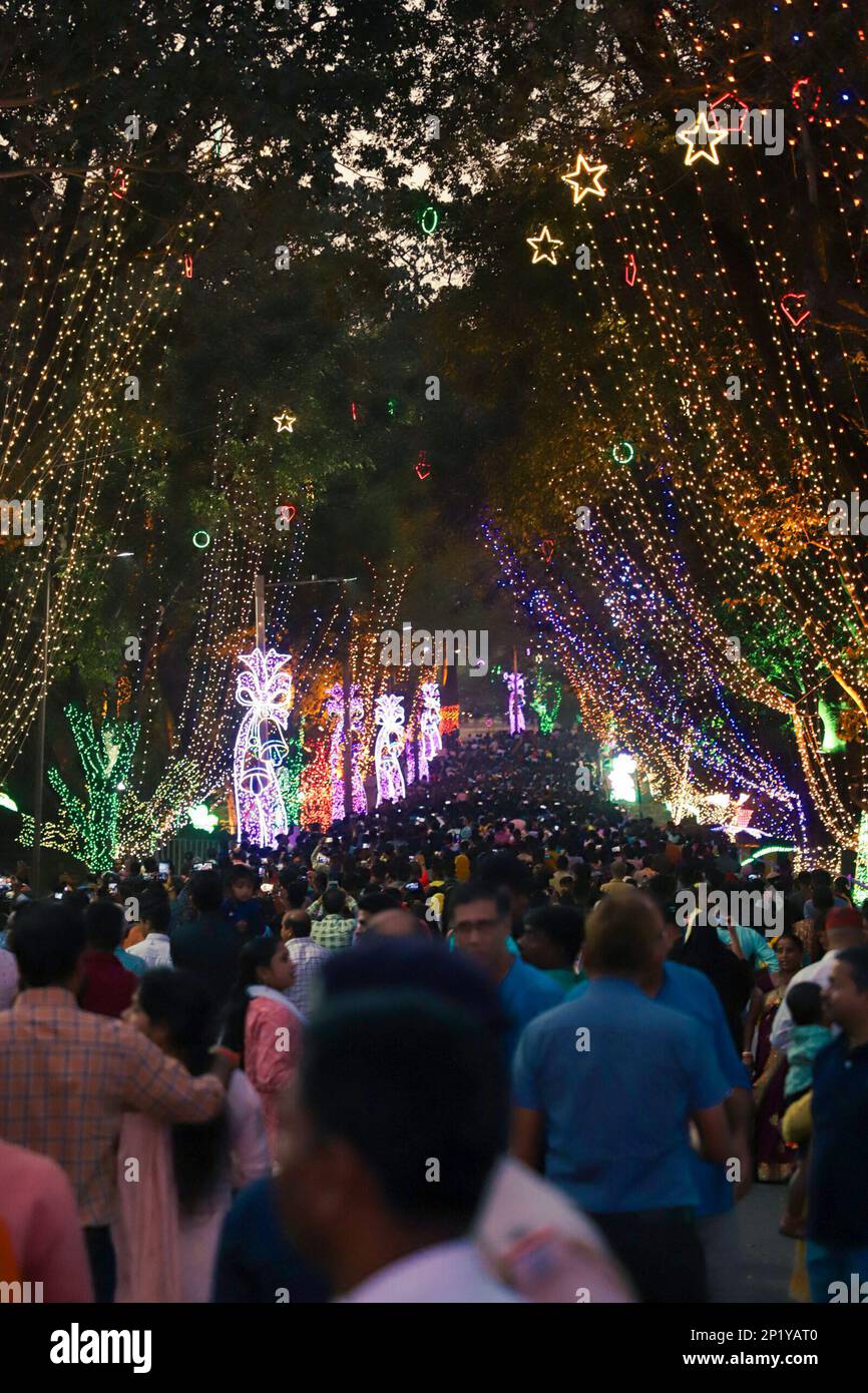 Jamshedpur, Jharkhand, Inde. 3rd mars 2023. La foule publique à la porte du parc Jubilee Sakchi le jour du fondateur de 184th. Les citoyens attendant l'entrée principale du parc Jubilé pour entrer dans le parc. L'événement phare célèbre chaque année à Jamshedpur sur 3 mars pour rendre hommage à la vision du fondateur d'un avenir industriel avec le bien-être de la communauté à son cœur. (Credit image: © Rohit Shaw/Pacific Press via ZUMA Press Wire) USAGE ÉDITORIAL SEULEMENT! Non destiné À un usage commercial ! Banque D'Images