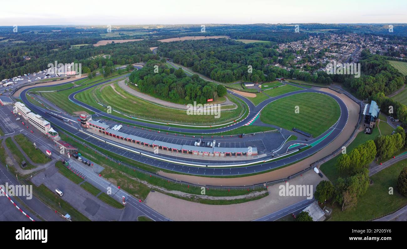 Drone aérien. Les marques éclosent le circuit dans le Kent par une journée ensoleillée. Banque D'Images