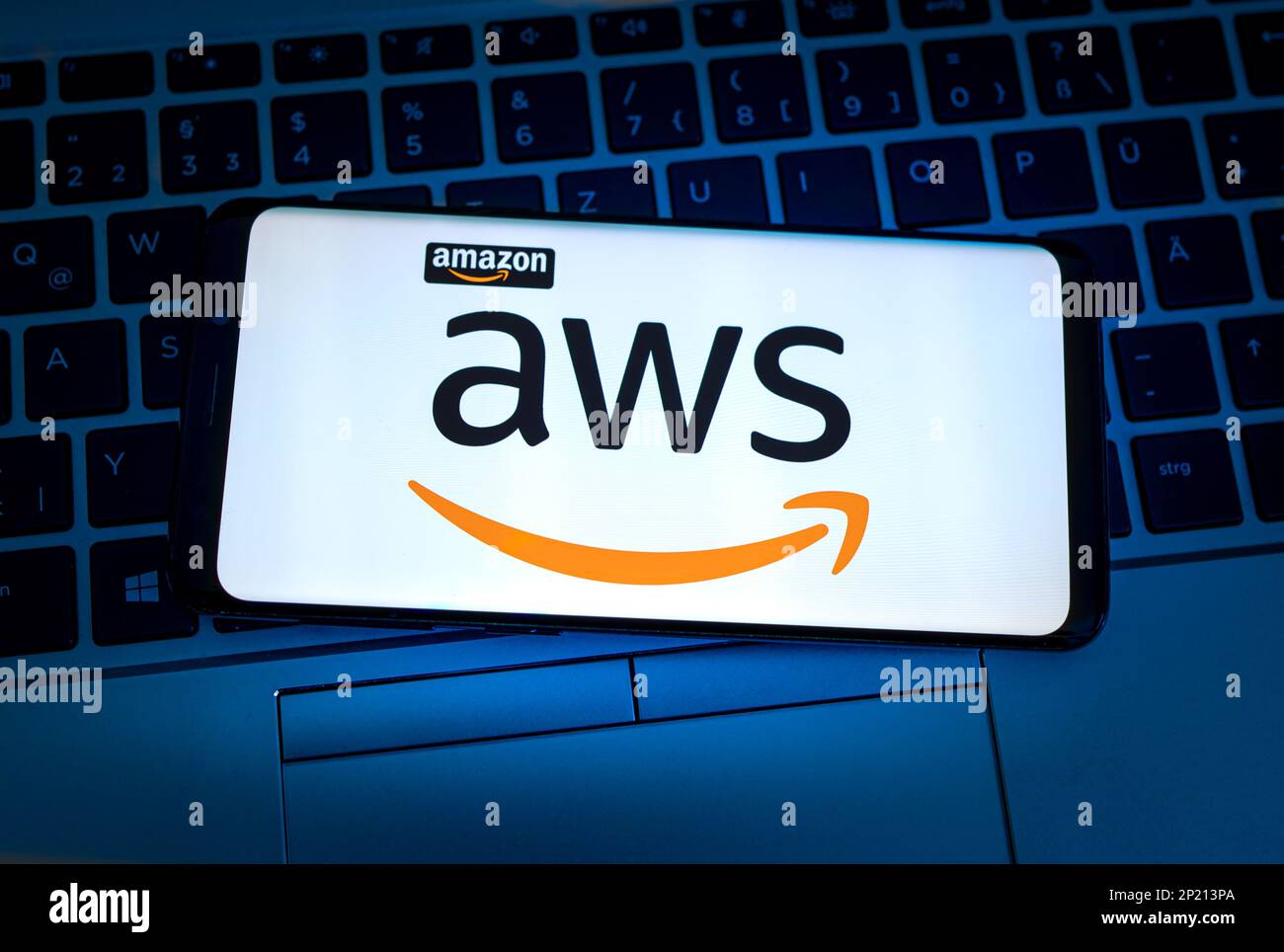 AWS - logo Amazon Web Services sur le smartphone Banque D'Images
