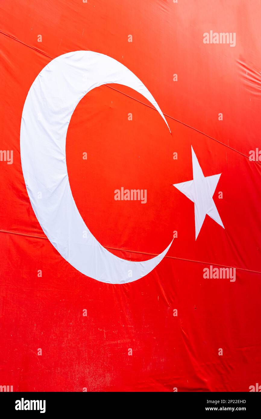 Photo d'arrière-plan de l'histoire verticale du drapeau turc. Drapeau du Turkiye. 19th mai ou 19 photo de concept de mayis. Élections présidentielles de 2023 du concept Turkiye. Banque D'Images