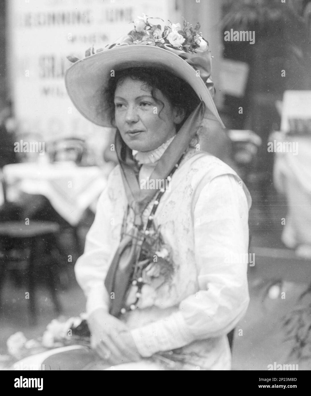 Christina Broom - Christabel Pankhurst, cofondatrice de l'Union sociale et politique des femmes, à l'intérieur de l'exposition des femmes - mai 1909 Banque D'Images