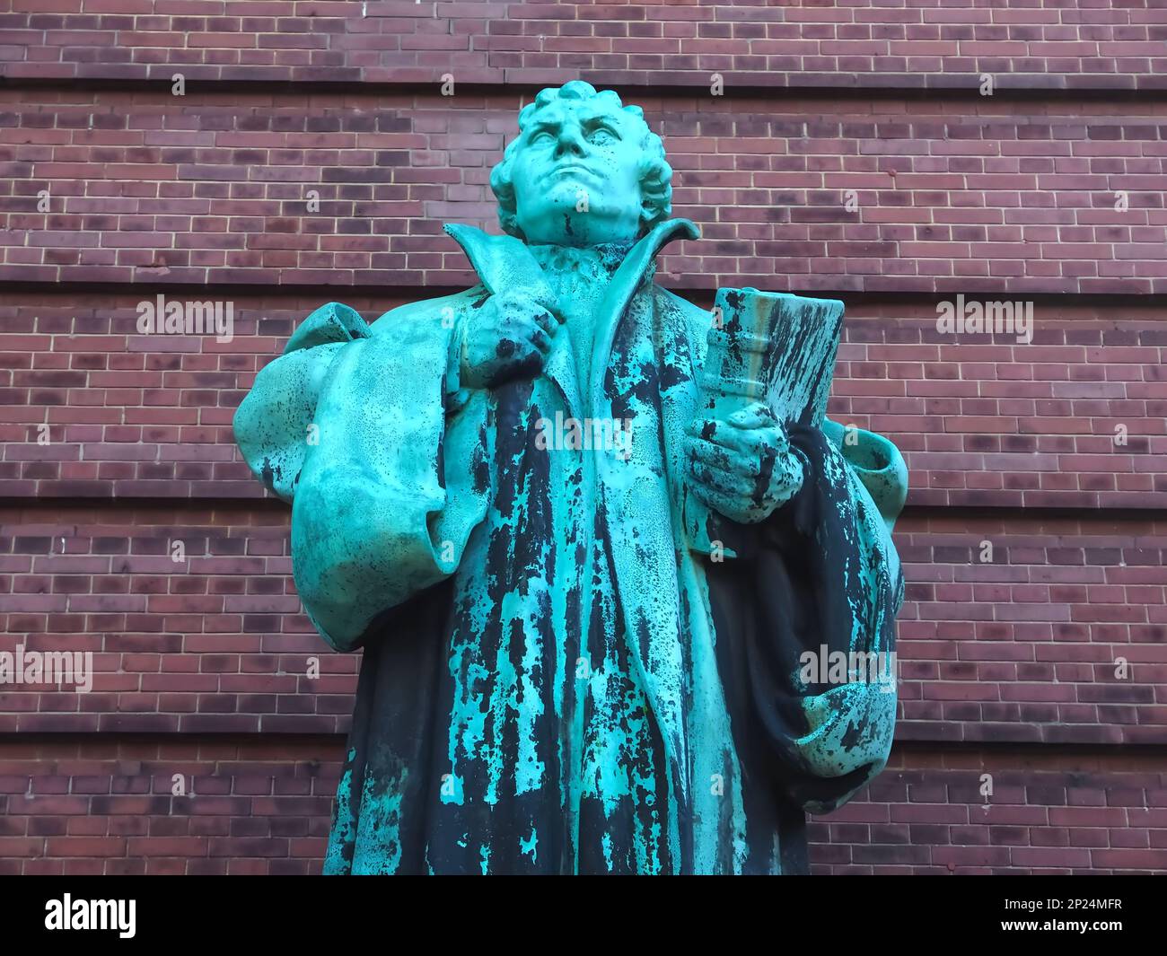 Sculpture de Martin Luthr à St. L'église Michaels a nommé Michel à Hambourg en Allemagne Banque D'Images