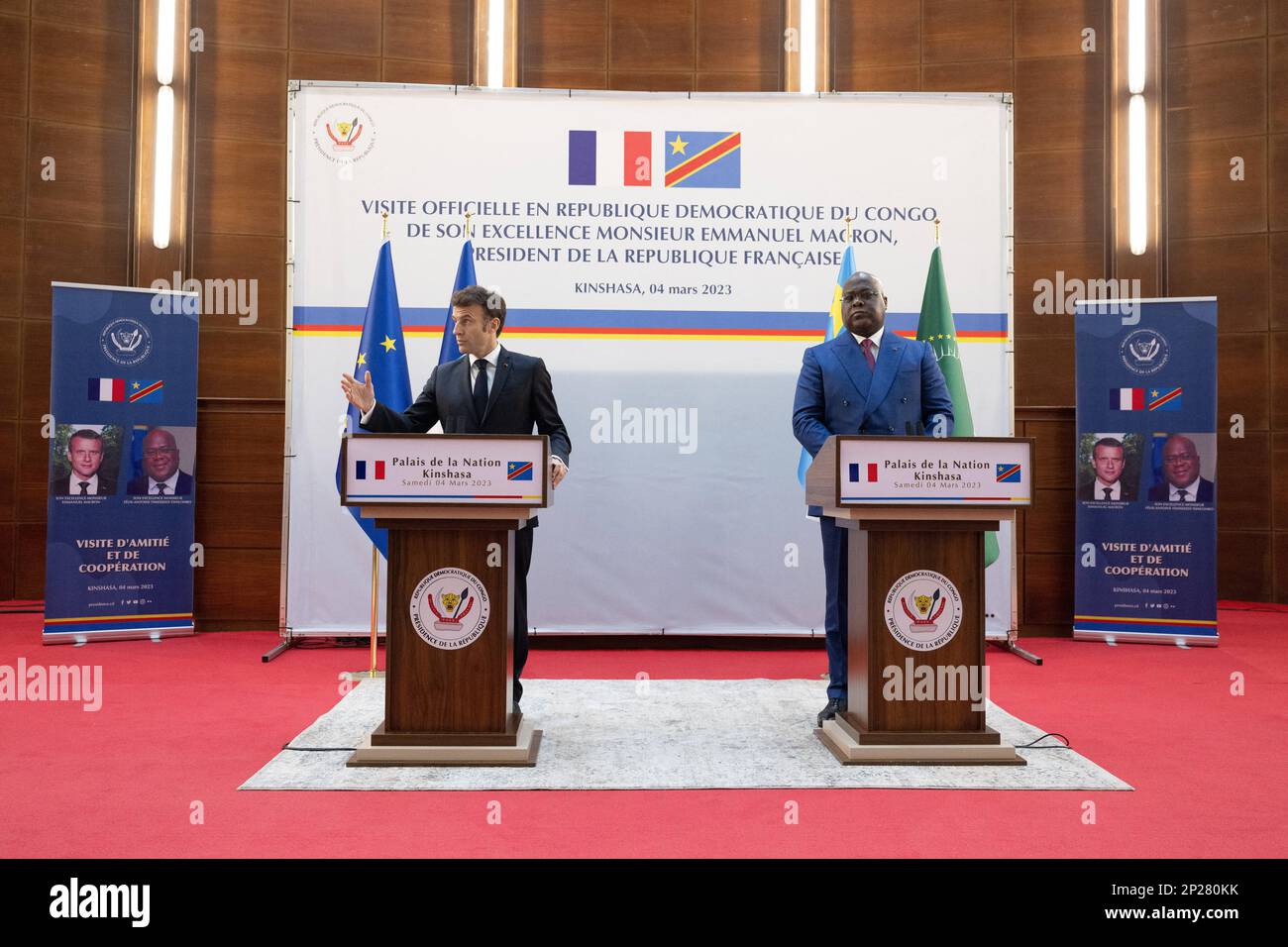 Le président de la République démocratique du Congo, Felix Tshisekedi, et le président français, Emmanuel Macron, prononcera un discours lors d'une conférence de presse au palais de la nation, à Kinshasa, en République démocratique du Congo, sur le 04 mars 2023. Photo de Jacques Witt/Pool/ABACAPRESS.COM crédit: Abaca Press/Alay Live News Banque D'Images