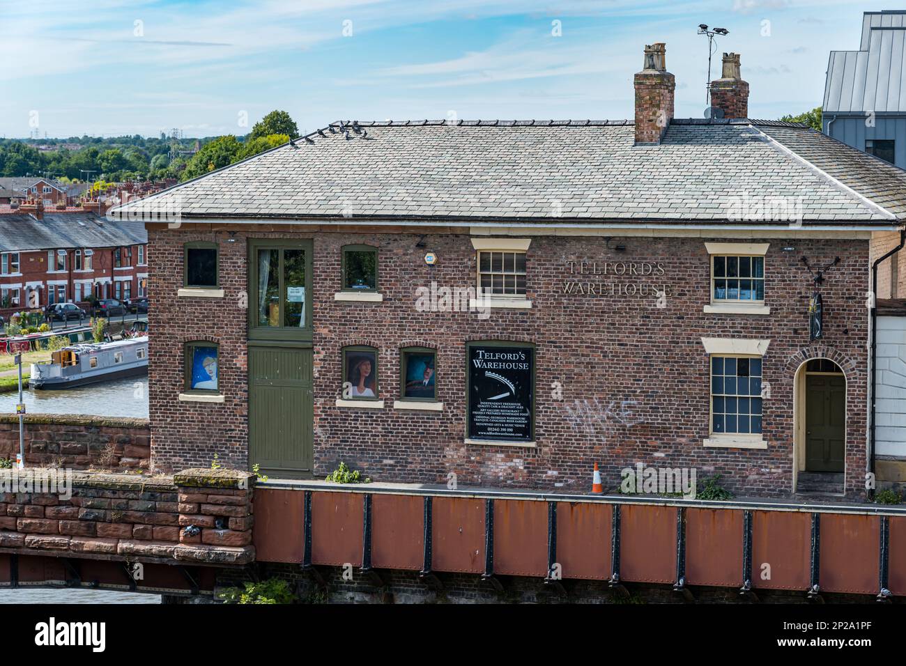 Vue sur Telford's Warehouse, bar et restaurant sur le canal, Chester, Angleterre, Royaume-Uni Banque D'Images