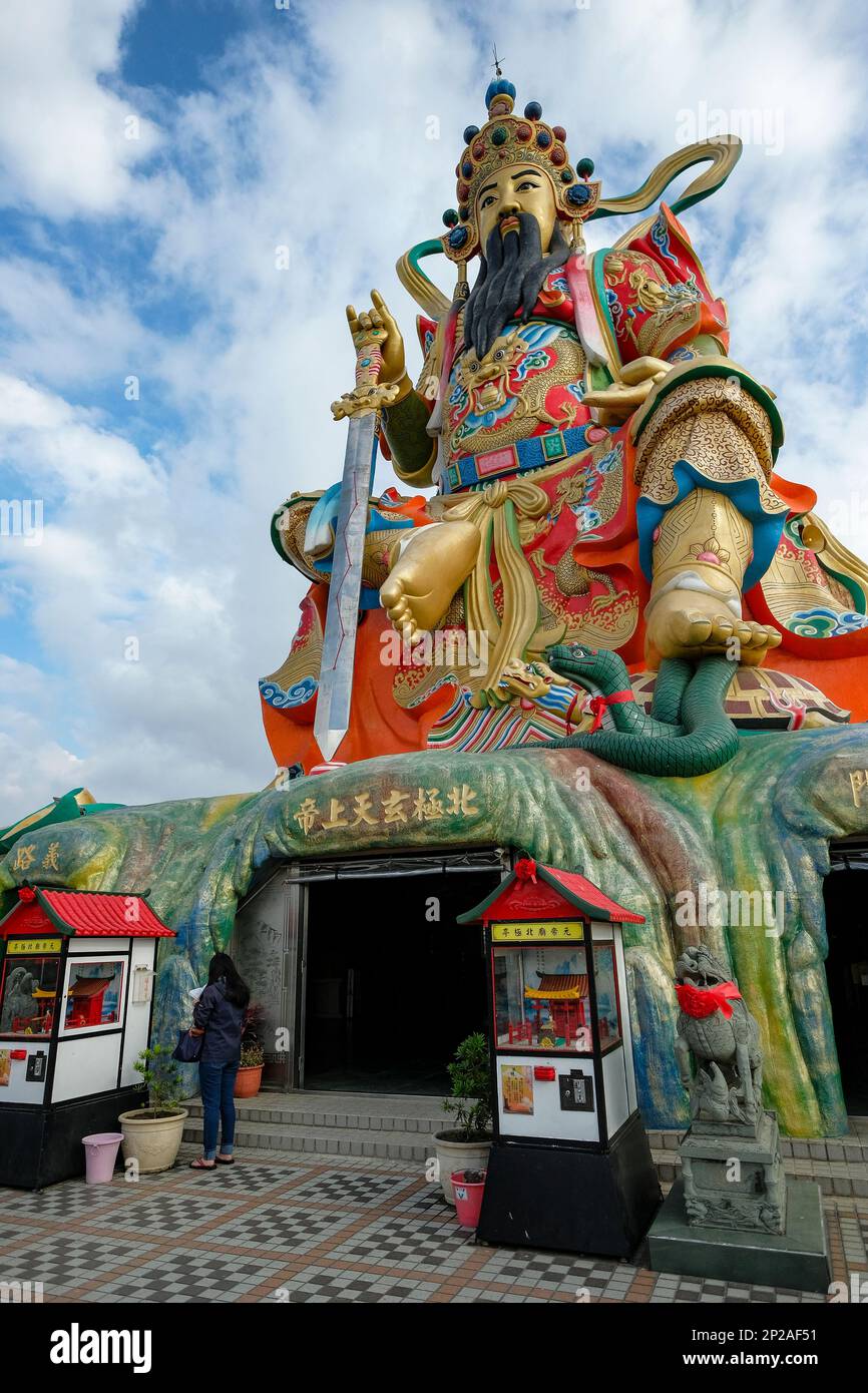 Kaohsiung, Taïwan - 9 février 2023 : Temple Zuoying Yuandi sur l'étang du Lotus à Kaohsiung, Taïwan. Banque D'Images