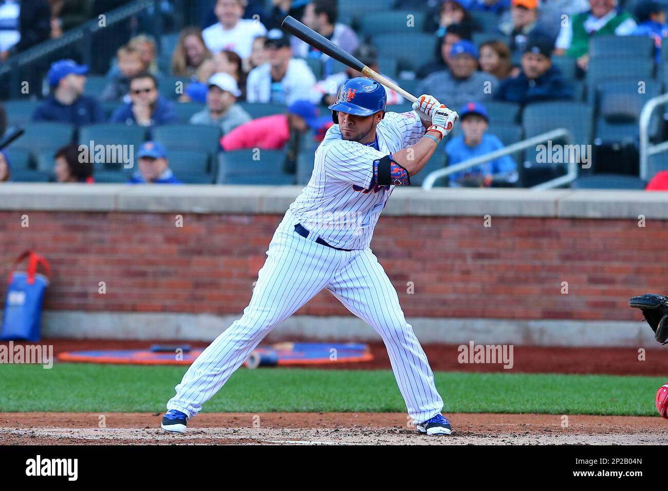 04 OCT 2015: New York Mets catcher Johnny Monell (19) at bat during the game between the New York Mets and the Washington Nationals played at Citi Field in Flushing,NY. (Icon Sportswire via AP Images) Banque D'Images