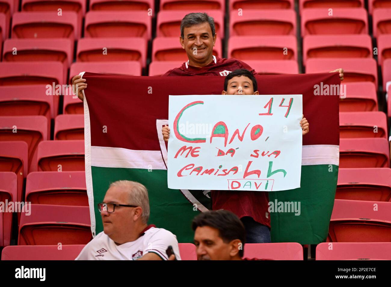 DF - Brasilia - 03/04/2023 - CARIOCA 2023, FLUMINENSES X BANGU - Fans during a match between Fluminense and Bangu at the Mane Garrincha stadium for the Carioca 2023 championship. Photo: Mateus Bonomi/AGIF (via AP) Banque D'Images