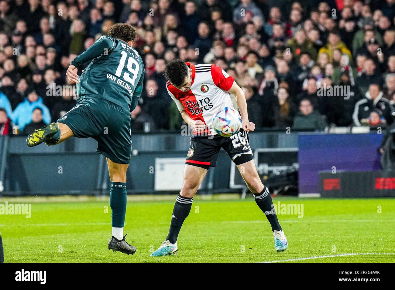 Rotterdam - Liam van Gelderen du FC Groningen, Oussama Idrissi de Feyenoord pendant le match entre Feyenoord et le FC Groningen au Stadion Feijenoord de Kuip le 4 mars 2023 à Rotterdam, pays-Bas. (Box to Box Pictures/Yannick Verhoeven) Banque D'Images