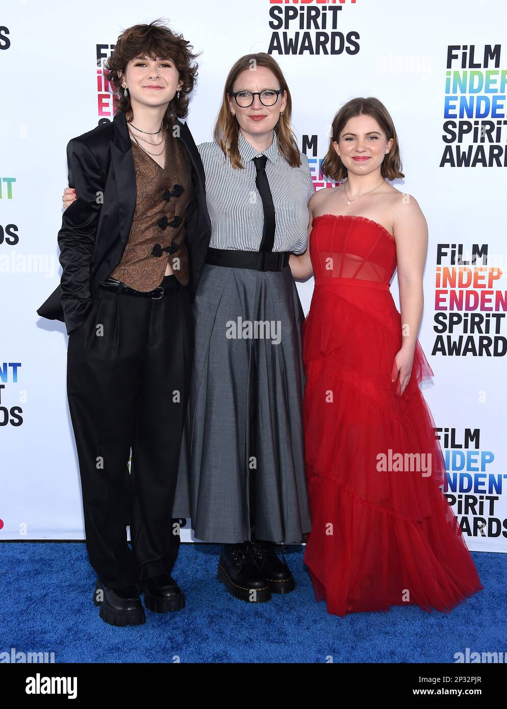Santa Monica, États-Unis. 4th mars 2023. Liv McNeil, Sarah Polley et Kate Hallett arrivent au film Independent Spirit Awards 2023 à la plage de Santa Monica, sur 04 mars 2023, à Santa Monica, en Californie. © Lisa OConnor/AFF-USA.com crédit: AFF/Alamy Live News Banque D'Images
