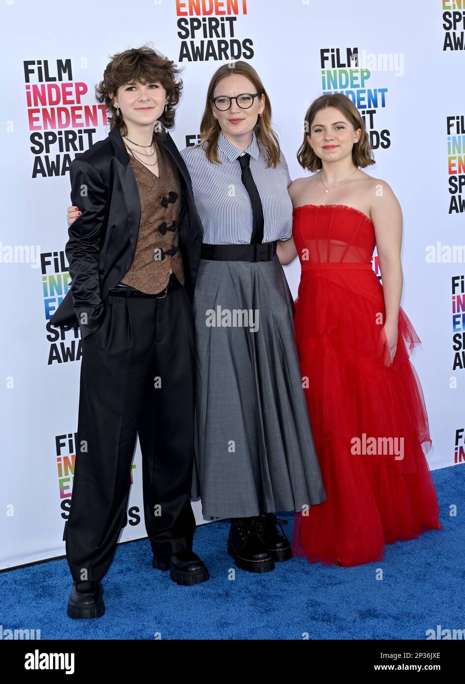 Los Angeles, États-Unis. 04th mars 2023. Liv McNeil, Sarah Polley et Kate Hallett au film Independent Spirit Awards 2023 à Santa Monica. Crédit photo : Paul Smith/Alamy Live News Banque D'Images