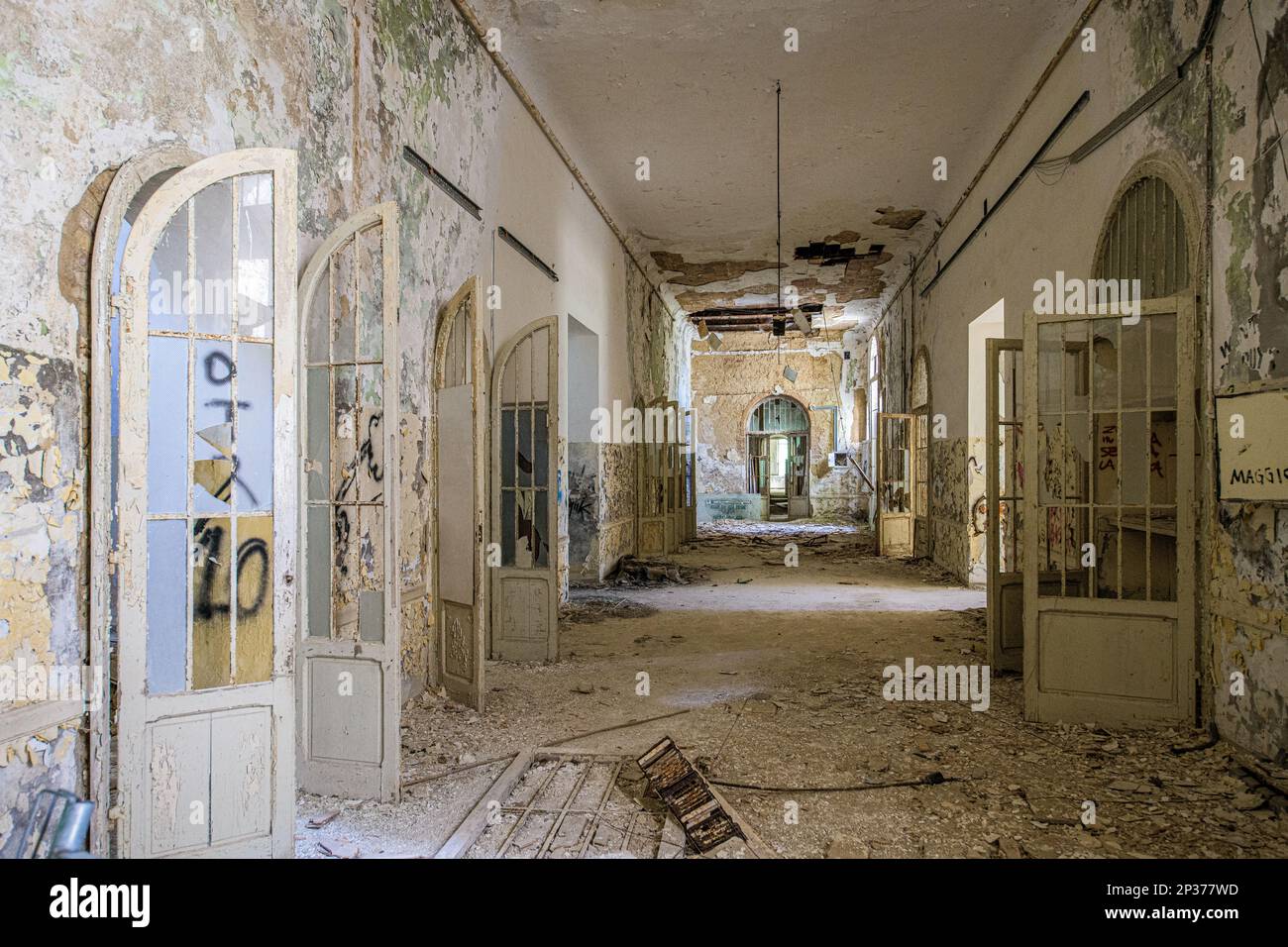 À l'intérieur de l'asile lunatique de Volterra délabré Banque D'Images