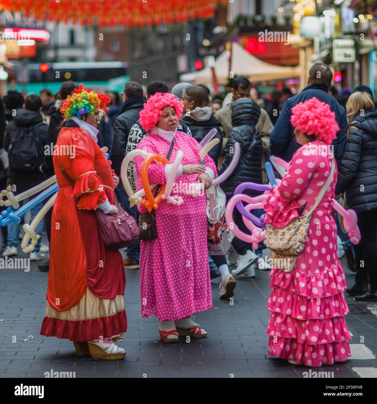 Vendeurs de ballons à Chinatown, Londres. Banque D'Images