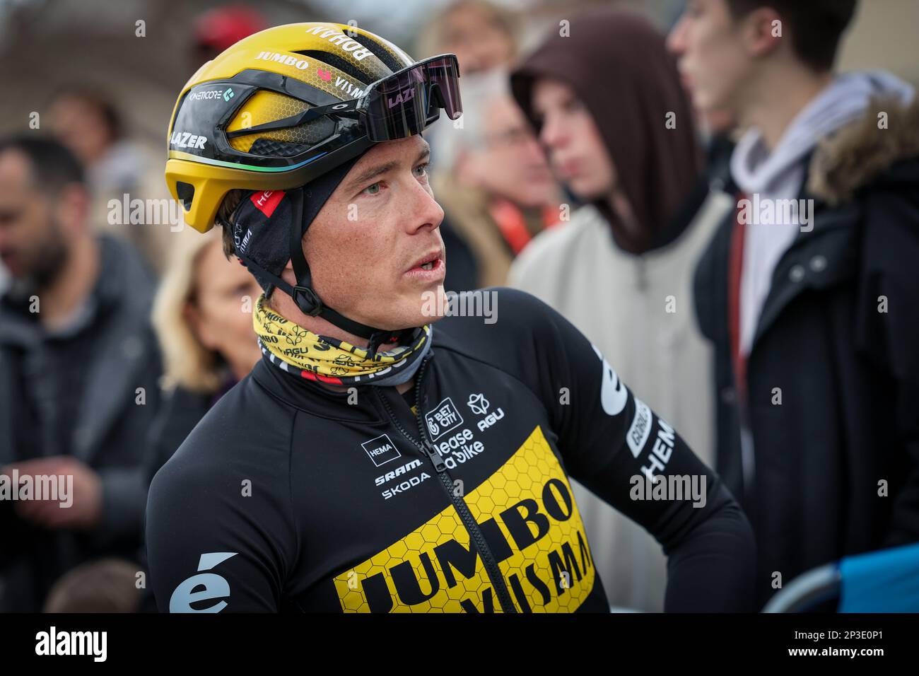 Rohan Dennis australien de Jumbo-Visma photographié au début de la première étape de l'édition 81st de la course Paris-Nice de huit jours, de et à la Verrière (169,4km), dimanche 05 mars 2023. BELGA PHOTO DAVID PINTENS Banque D'Images