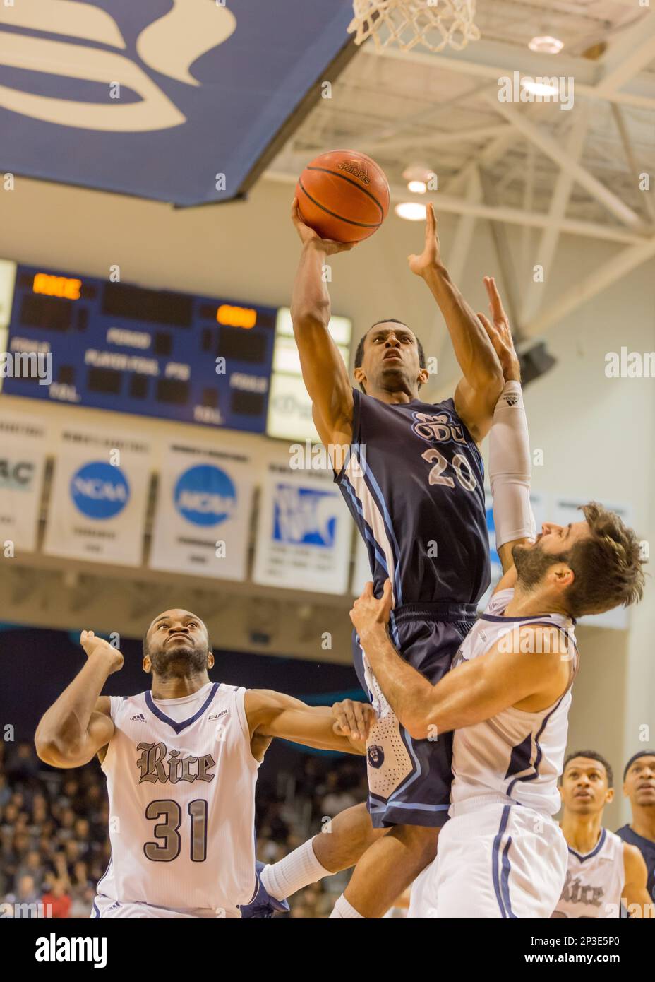 February 26, 2015: Old Dominion Monarchs guard Trey Freeman (20) during the NCAA Men's basketball game between the Old Dominion Monarchs and Rice Owls at Tudor Fieldhouse in Houston, TX. (Icon Sportswire via AP Images) Banque D'Images