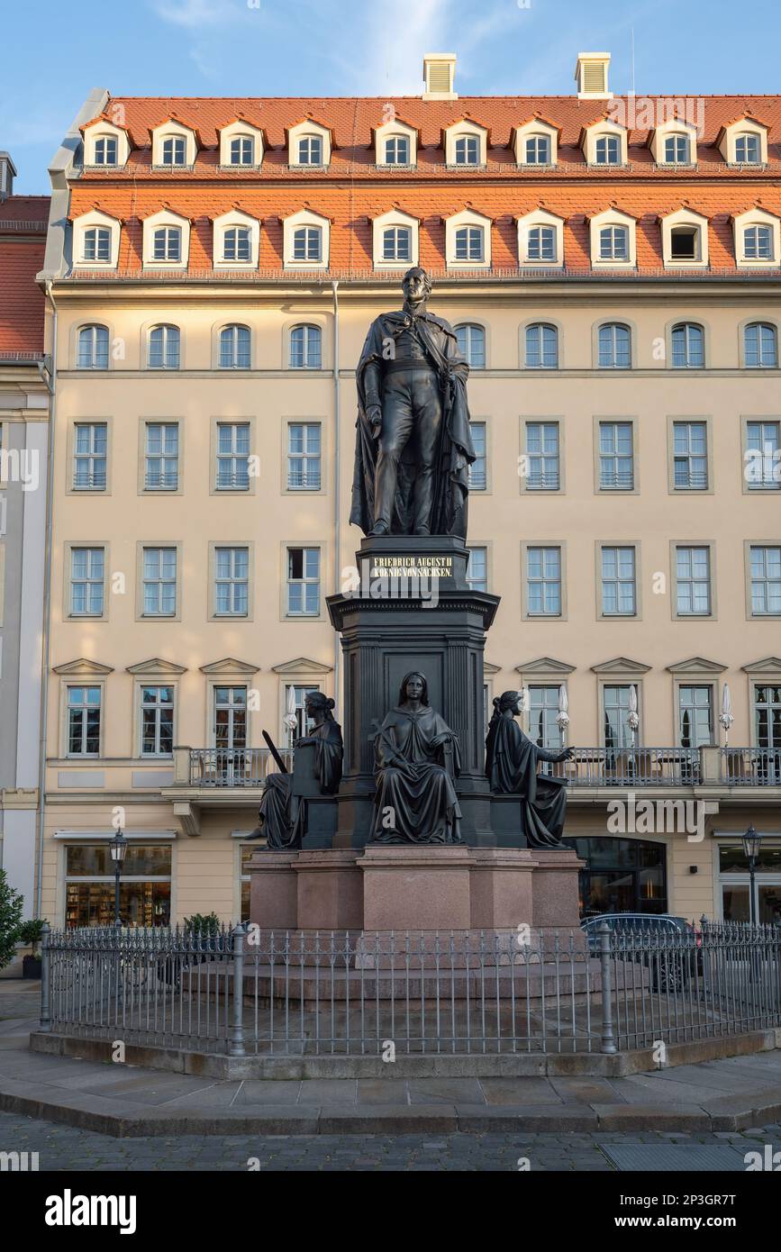 Roi Frederick Augustus II de Saxe Statue sur la place Neumarkt - Dresde, Soxony, Allemagne Banque D'Images