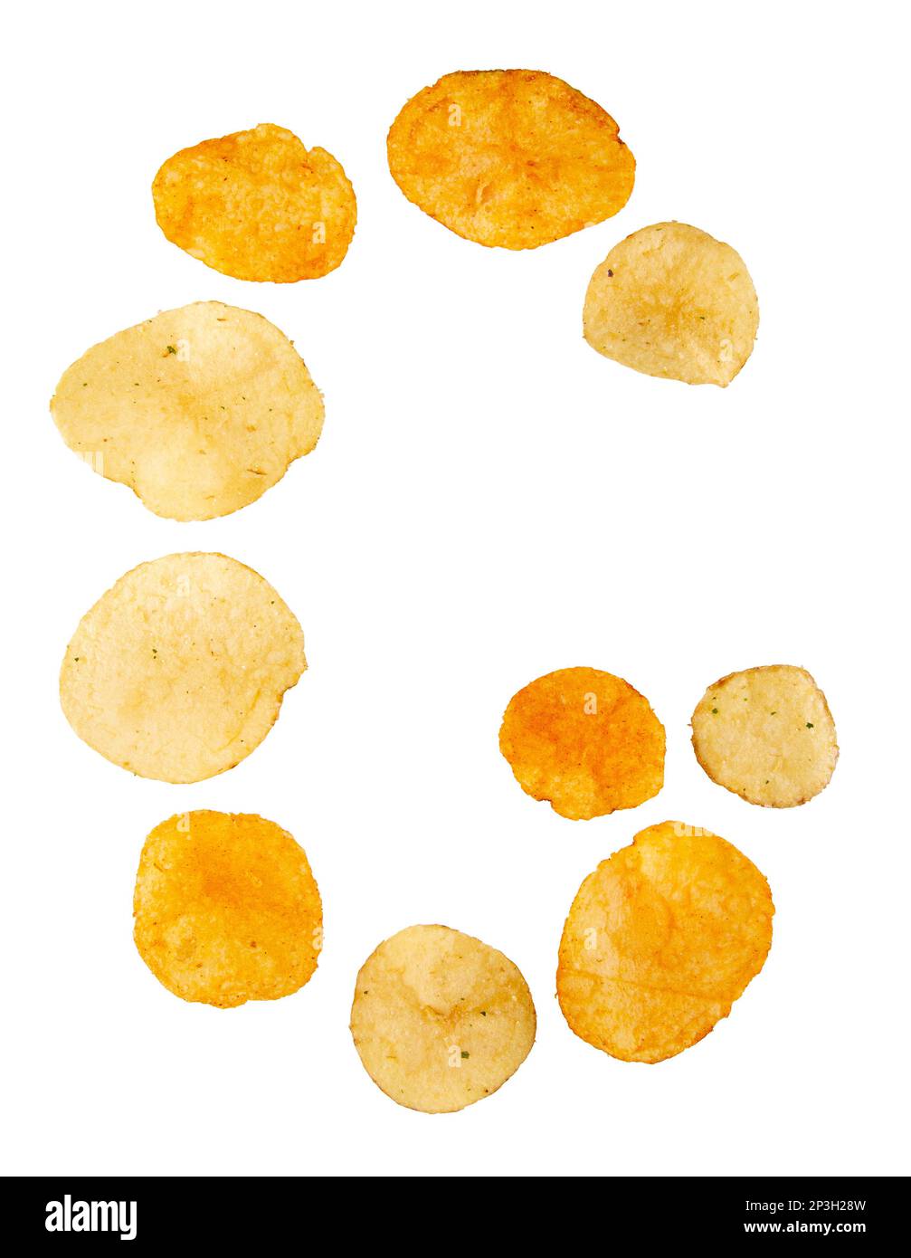 Lettre G faite de chips de pomme de terre et isolée sur fond blanc. Concept de l'alphabet alimentaire. Une lettre de l'ensemble de police de puce de pomme de terre facile à empiler. Banque D'Images