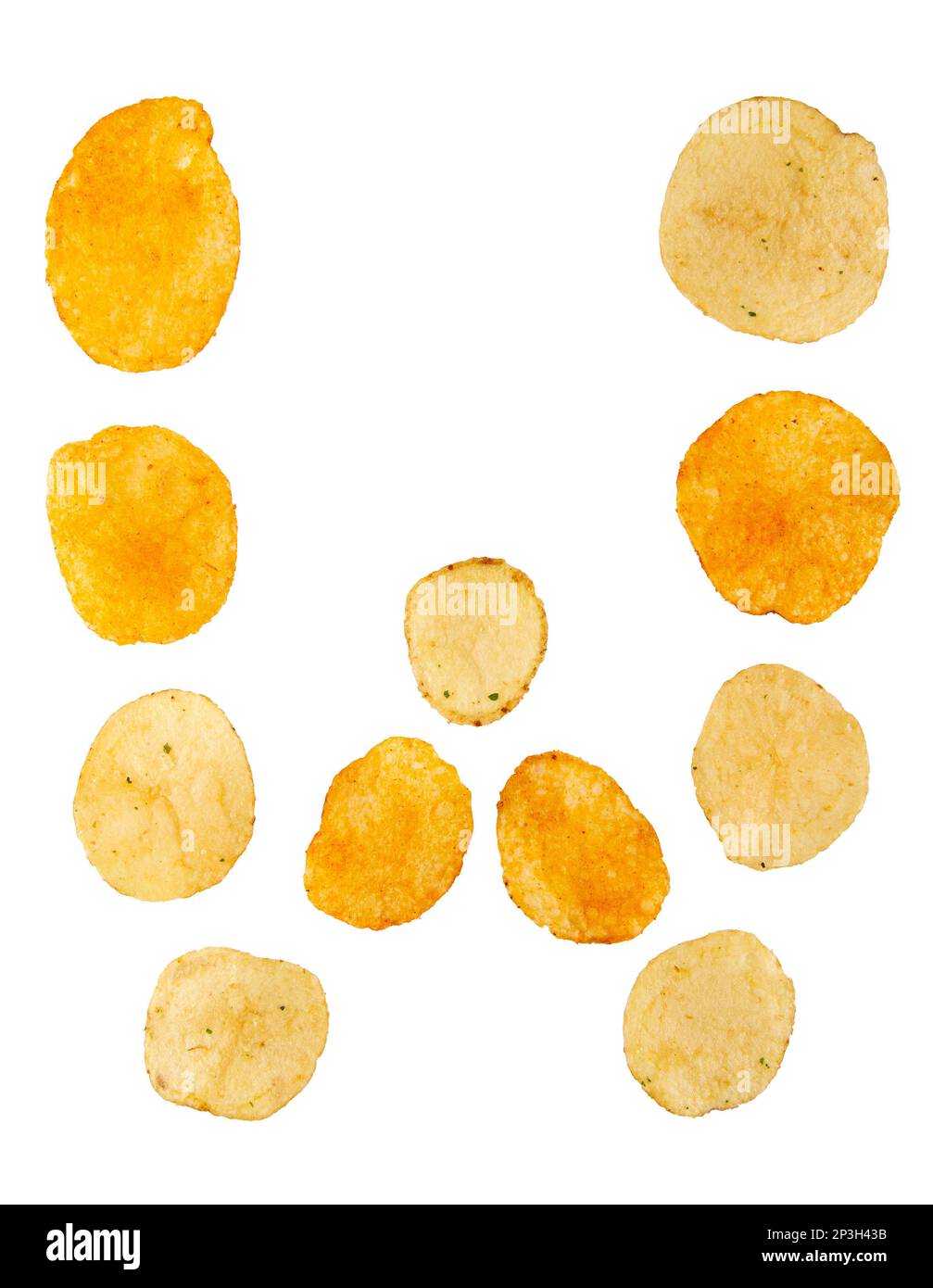 Lettre W faite de chips de pomme de terre et isolée sur fond blanc. Concept de l'alphabet alimentaire. Une lettre de l'ensemble de police de puce de pomme de terre facile à empiler. Banque D'Images