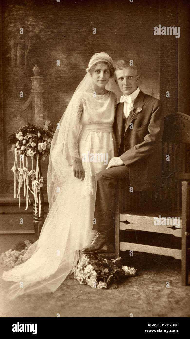 Robe de mariage vintage, début 1900s, magnifique robe de mariage à  l'ancienne, mode mariée Photo Stock - Alamy