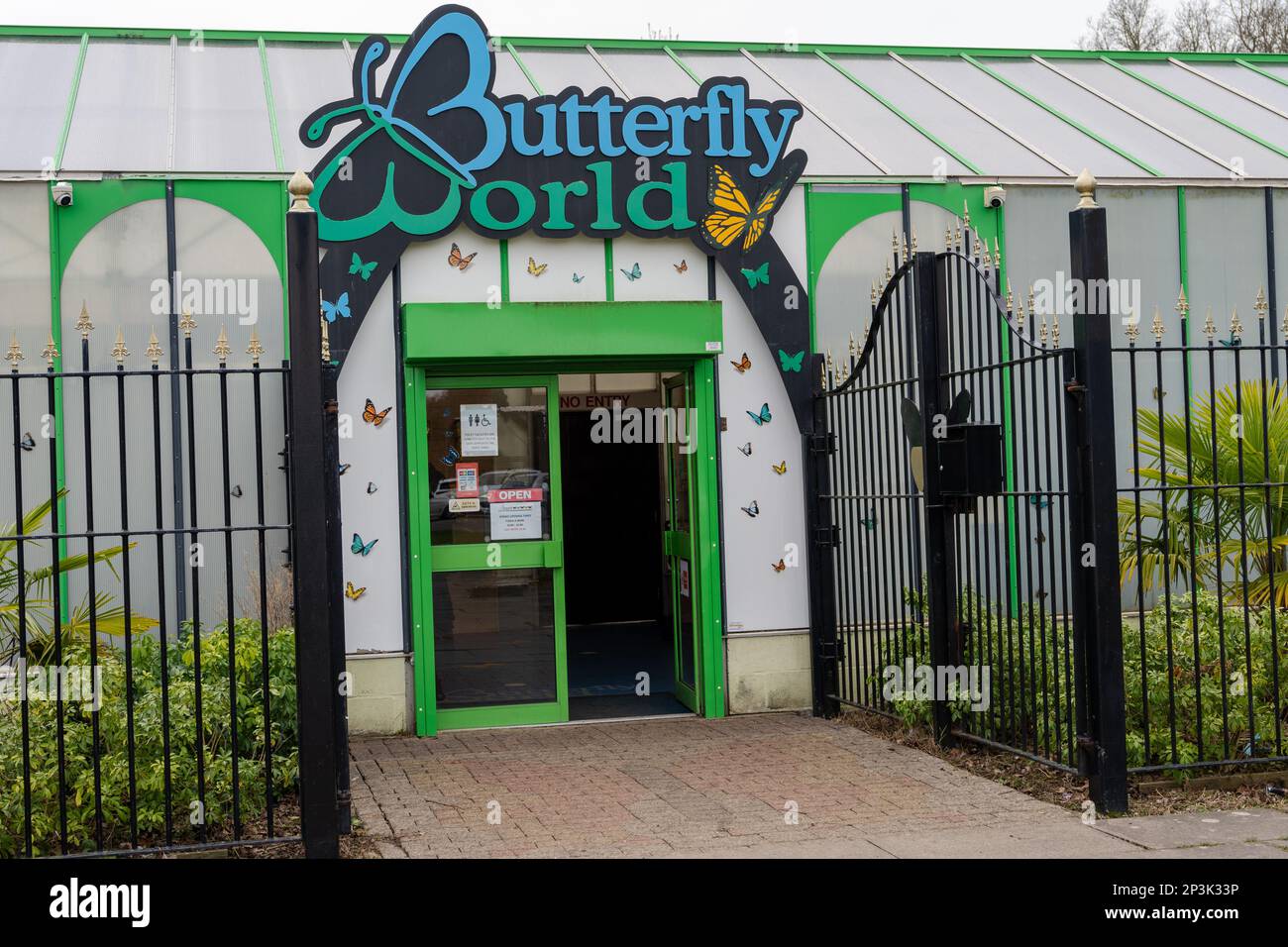 Extérieur de l'attraction touristique Butterfly World, à Preston Park, dans la ville de Stockton on Tees, Royaume-Uni Banque D'Images