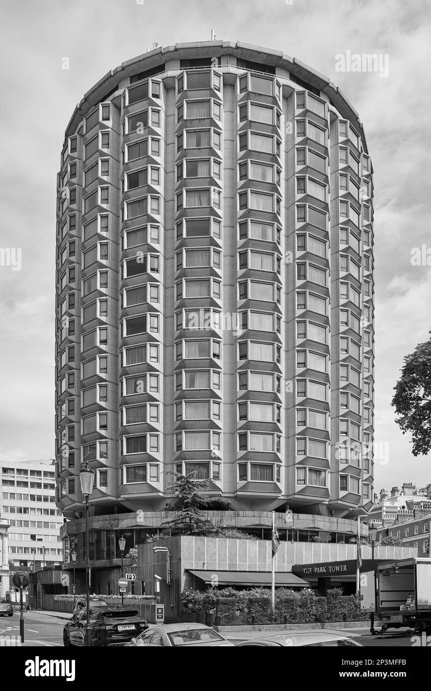 Park Tower Knightsbridge Hotel, conçu par Richard Seifert, 1973; Knightsbridge, Londres, Royaume-Uni Banque D'Images