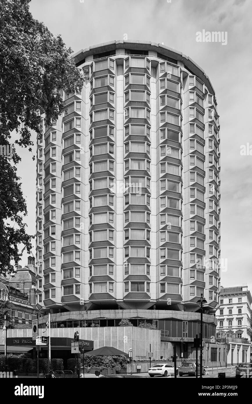 Park Tower Knightsbridge Hotel, conçu par Richard Seifert, 1973; Knightsbridge, Londres, Royaume-Uni Banque D'Images