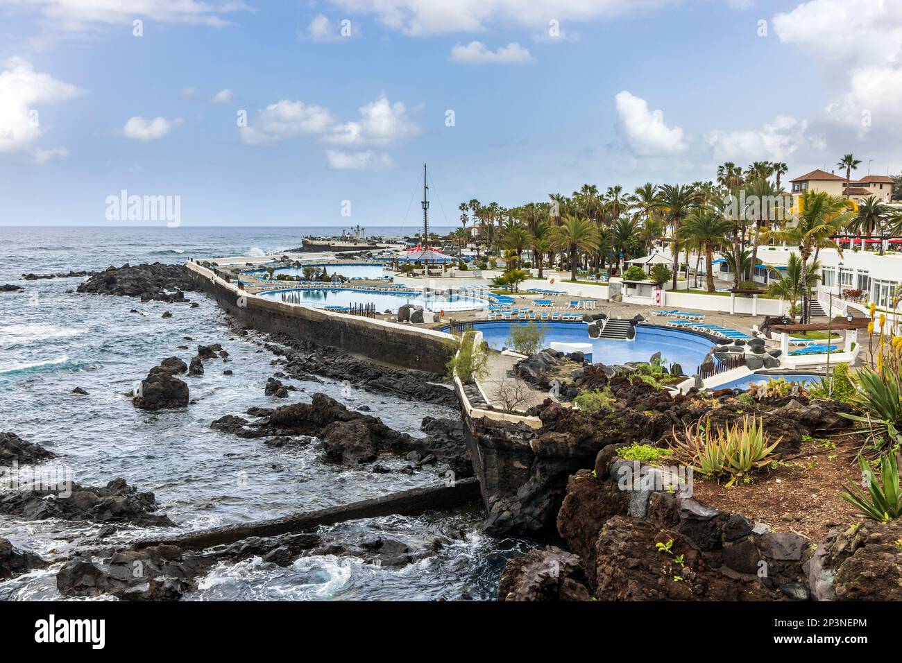 Complexe de bord de mer et piscine à Puerto de la Cruz, Tenerife, Iles Canaries Banque D'Images