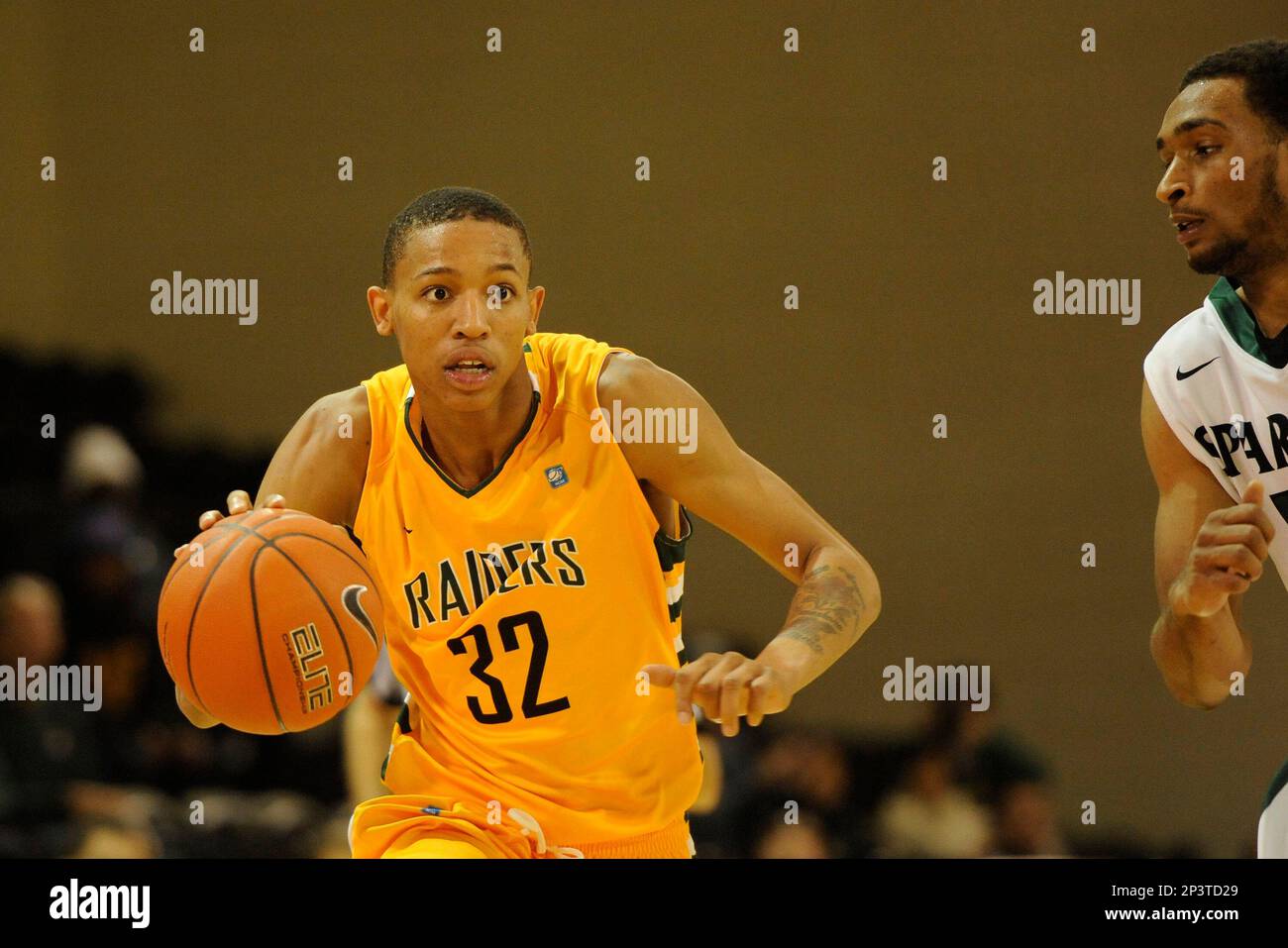 2014 November 29 | Saturday: Joe Thomasson (32) Guard Wright State ...