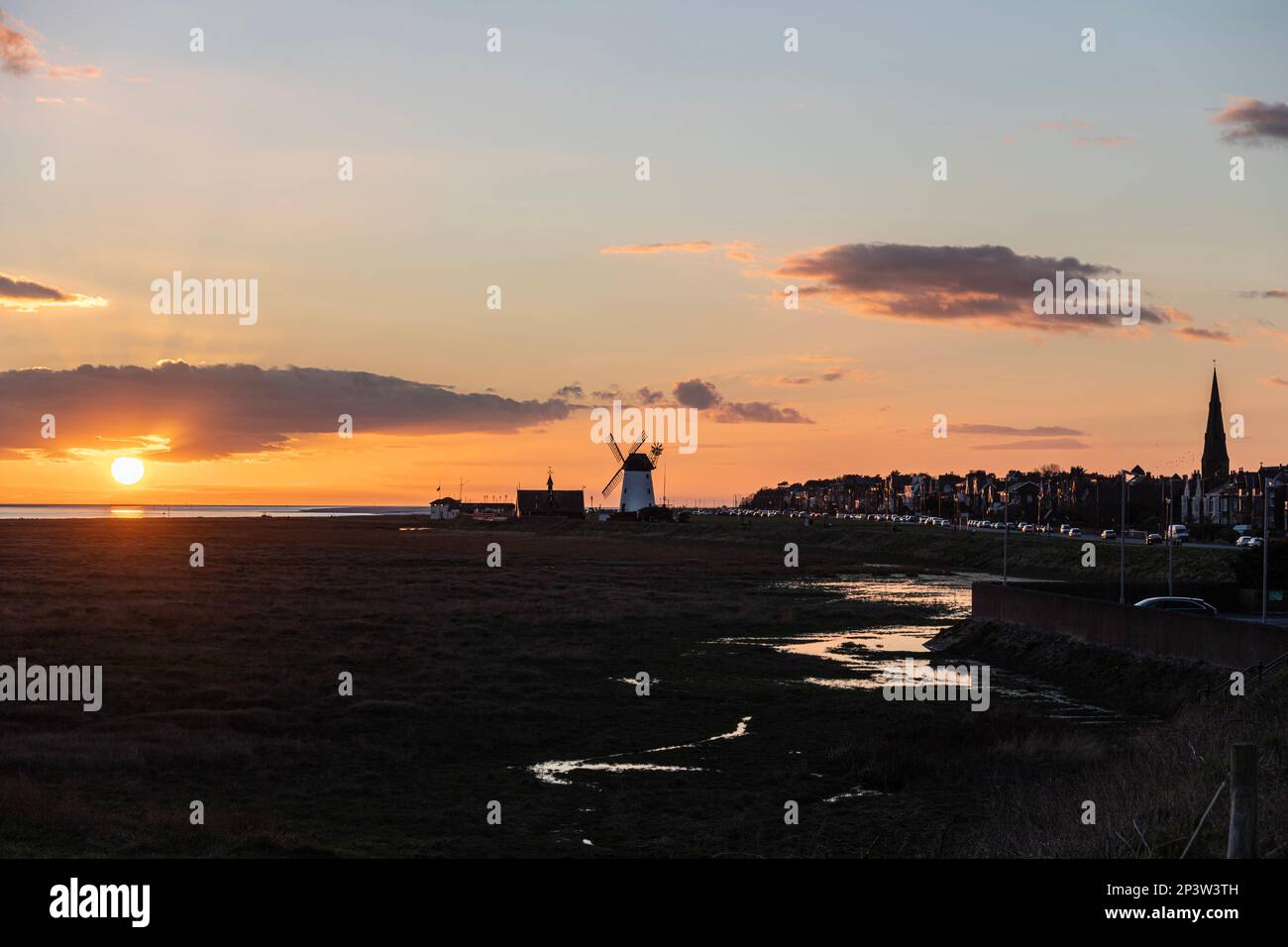 Lytham Windmill au coucher du soleil, Lytham St Annes, Fylde dans Lancashire, Angleterre. Banque D'Images