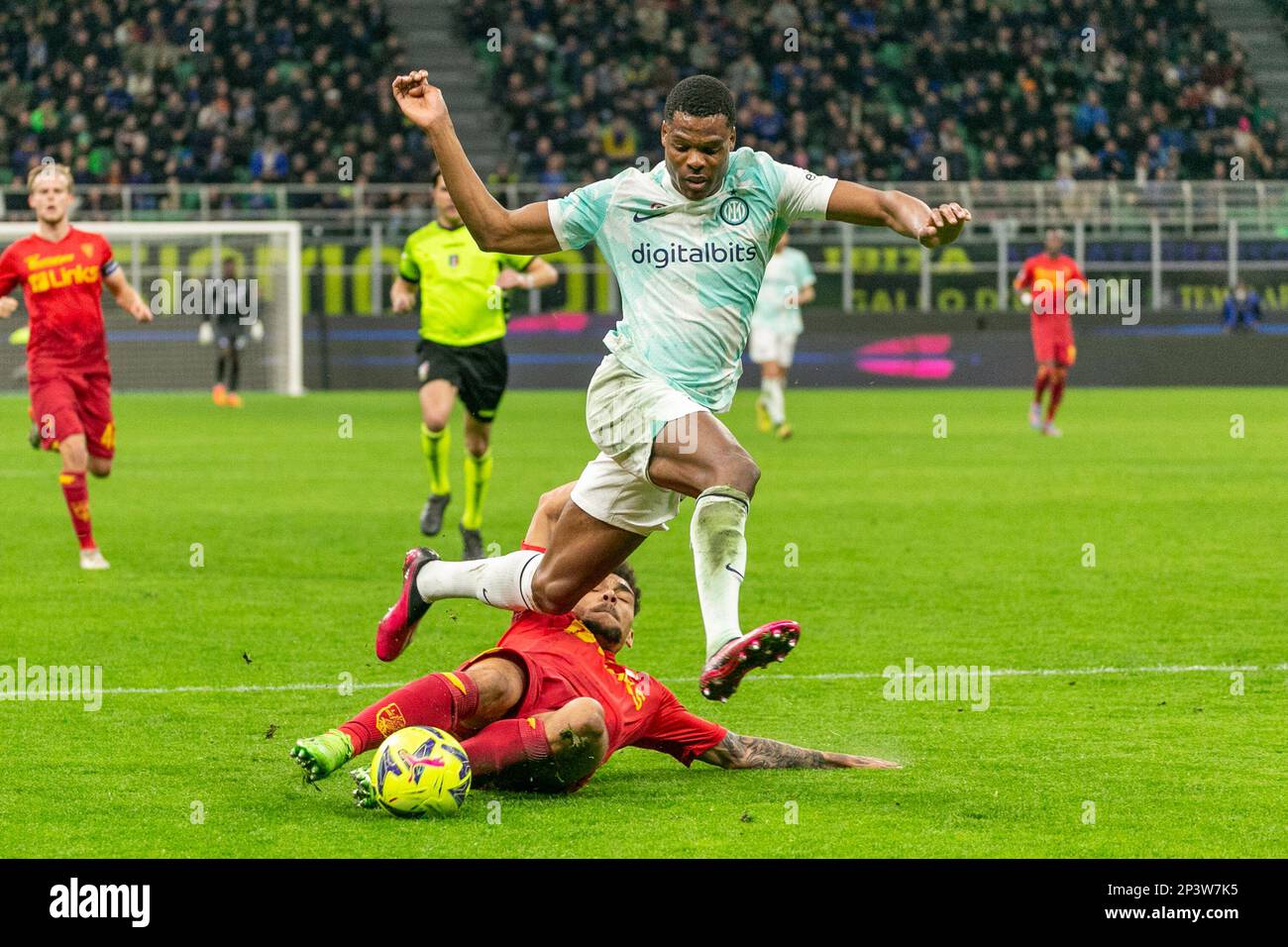 Milan, Italie - mars 5 2023 - Inter-Lecce série A - dumfries denzel f.c. internazionale crédit: Christian Santi/Alamy Live News Banque D'Images