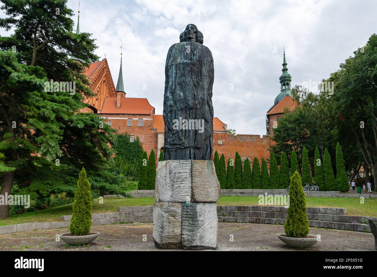 Statue de Nicolaus Copernic dans la cathédrale de Frombork. L'astronome a vécu et travaillé ici en 16th siècle. Château et Cathédrale de Frombork. Pologne. Banque D'Images