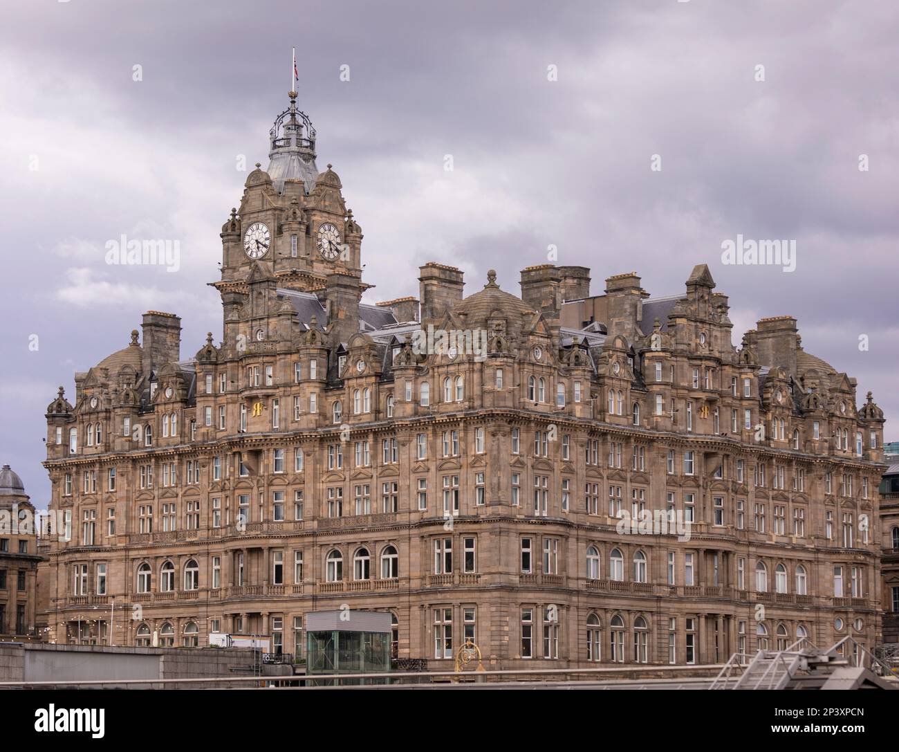 EDIMBOURG, ECOSSE, EUROPE - The Balmoral Hotel, sur Princes Street. Banque D'Images
