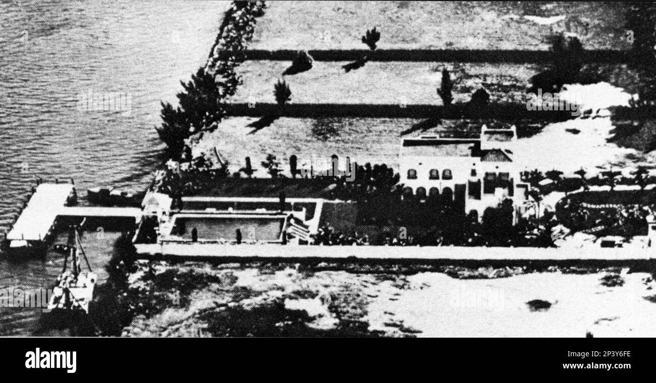 1930 CA, Palm Spring , Etats-Unis : la célèbre gangstern AL CAPONE ( née Alphonse Caponi , New York , 1899 - Palm Spring 1947 ) Villa près de Miami - délinquant - mafia - mafioso --- Archivio GBB Banque D'Images 1930 CA, Palm Spring , Etats-Unis : la célèbre gangstern AL CAPONE ( née Alphonse Caponi , New York , 1899 - Palm Spring 1947 ) Villa près de Miami - délinquant - mafia - mafioso --- Archivio GBB Banque D'Images